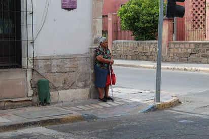 Empatía. Estas personas salen muchas veces a la calle y muchas necesitan ayuda para moverse, la cual no les es otorgada.