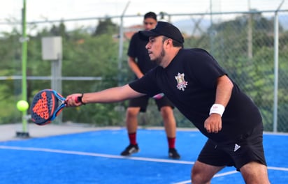 Emoción. Las cuatro canchas del Pádel Gol se visten de emociones en el Torneo de Pádel de El Siglo de Durango.