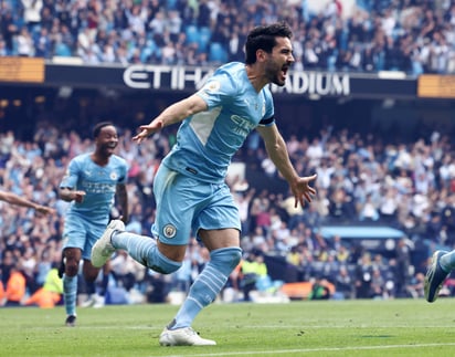 Gündoğan celebrando el 3-2 al Aston Villa en la última jornada de la temporada 2021-2022, anotación con la que se convirtió en leyenda.