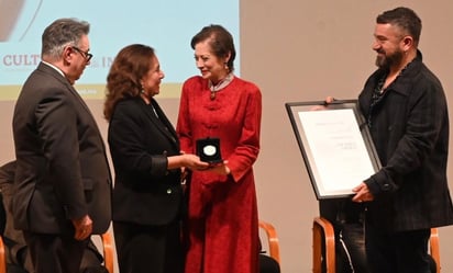 Ceremonia. Las preseas fueron entregadas en una ceremonia realizada en la Sala Manuel M. Ponce del Palacio de Bellas Artes.