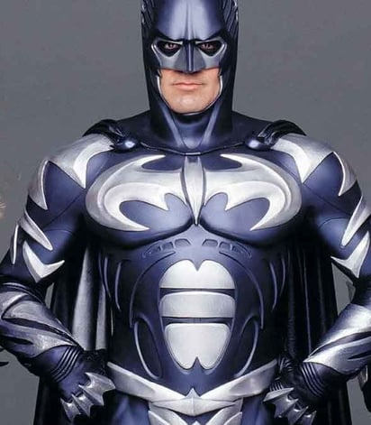 George Clooney interpretó a Batman en la película Batman y Robin. 