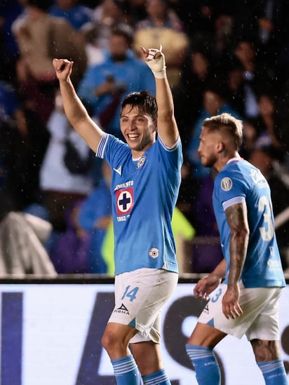 Gutiérrez celebrando un gol durante el encuentro ante el América, en donde la máquina goleó por 4-1.