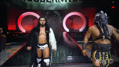 Parte de La Facción Ingobernable, Rush y el lagunero The Beast Mortos.