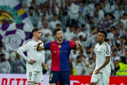 'Lewa' celebrando su última goleada ante el Real Madrid.