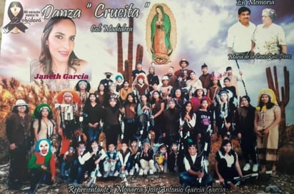 Integrantes. La familia García Ruíz comparte con otros miembros su devoción y compromiso con la Virgen de Guadalupe; algunos también danzan para cumplir mandas.