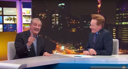 Conan O'Brien en entrevista junto al expresidente de México, Vicente Fox Quesada.