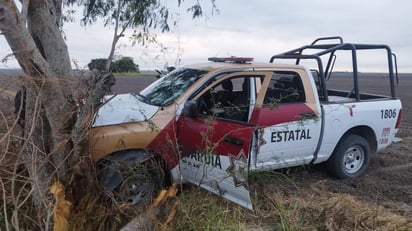 Patrulla de siniestrada en enfrentamiento. / Crédito: Redes Sociales.