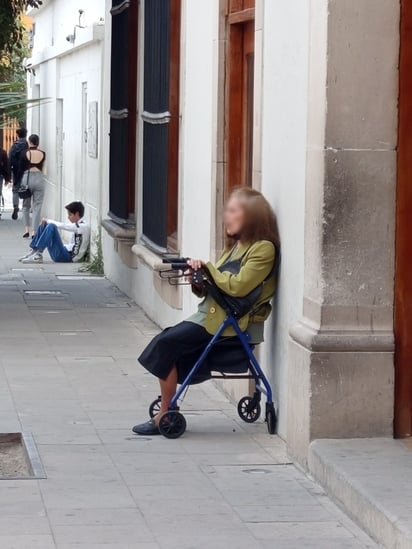 Familiares. 'Se debe tener una mejor calidad de vida y hacer ciertos ejercicios para mejorar en dichos problemas'; en adición a lo dicho, es importante tener el apoyo de los seres queridos.