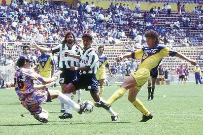 El partido de la temporada 1992/1993 fue polémico, ya que le anularon 3 goles totalmente válidos a las 'águilas'.