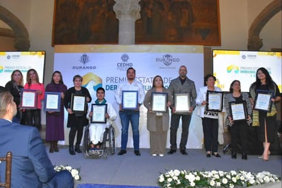 Loable. Recibieron premios y reconocimientos asociaciones y personas que han trabajado por los derechos humanos.




