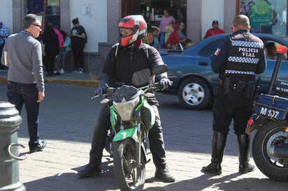 Trabajo. Gran parte de la población suele laborar al aire libre, razón por la cual deben de ir bien protegidos.