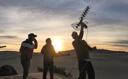 Los 'Skywatchers' se definen como personas que se dedican a casar OVNI's en el cielo.