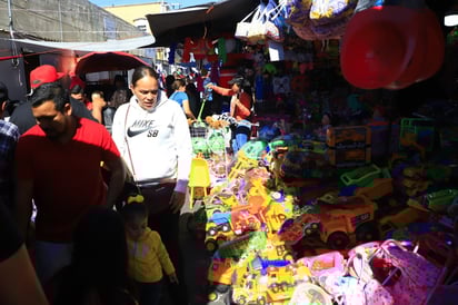 Tradición. La feria tradicionalmente se distingue por ofrecer juguetes y artículos de temporada.
