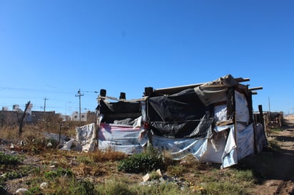 Estado. Estas casas improvisadas se encuentran alrededor de todo el Perimetral Ferrocarril, alcanzando desde el fraccionamiento San Juan hasta el final de Avenida La Cima.