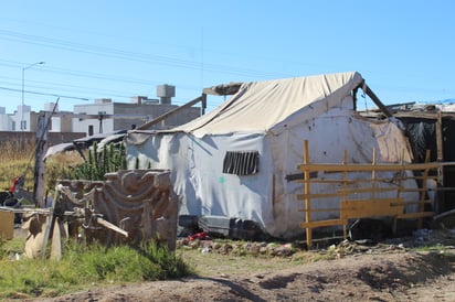 Controversia. Ciertos vecinos destacan que algunos de los habitantes del lugar cuentan con carros o moticletas.