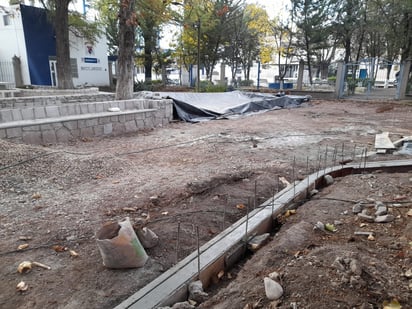 El siglo de durango

Acordonamiento

Por los trabajos que se están realizando se encuentra acordonado el lugar.

Renovación. La Plaza Universitaria había permanecido olvidada y mal aprovechada a pesar de ser punto de reunión.










