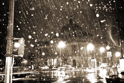 El Palacio de Bellas Artes, en una de las nevadas presentes en la capital.