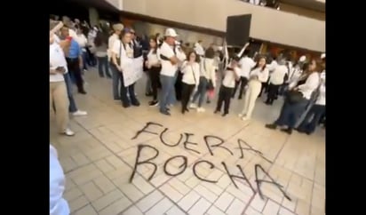 Al grito de 'Fuera Rocha', muchos sinaloenses se hicieron presentes.