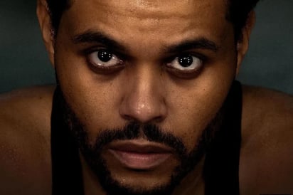 Esta fue la primera portada oficial de este trabajo, publicada por el propio The Weeknd a través de sus redes sociales.