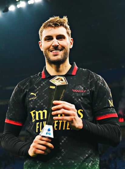 Calidad. El atacante mexicano ha demostrado de lo que es capáz y, gracias a su actuación de hoy, fue premiado con el MVP del encuentro; de igual manera, a su salida fue ovacionado en San Siro.