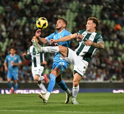 Urgidos. Los Guerreros del Santos Laguna quieren conseguir su primer triunfo a costillas de sus 'hermanos' los Rojinegros del Atlas.