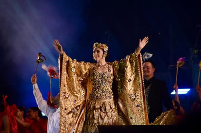 Fiesta. Sin duda alguna que la fiesta inicia desde las famosas pulmonías en el puerto de Mazatlán.