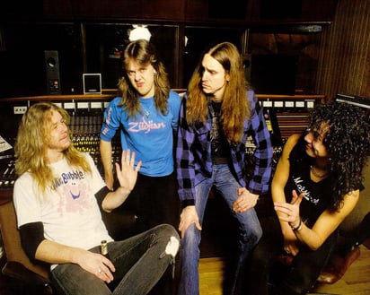 Metallica terminó de grabar su tercer álbum con un total éxito; esta fotografía pertenece al último día de grabación.