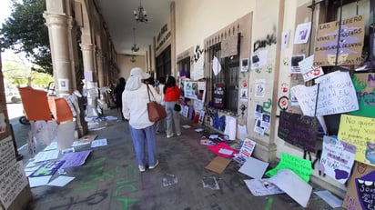 Colectivos. Prepararon también pancartas y carteles con diferentes diseños y mensajes de apoyo feminista,