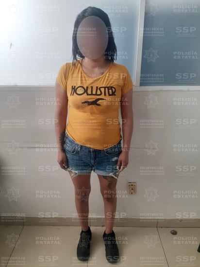Policías estatales aseguraron a dos mujeres y dos hombres con 'cristal' en la ciudad de Durango.