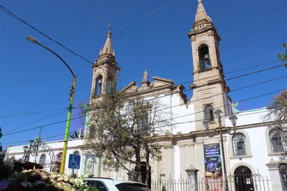 Nuestra Señora de los Ángeles. Encontrándose enfrente del Parque Guadiana, el Templo de Nuestra Señora de Los Ángeles es uno muy icónico.