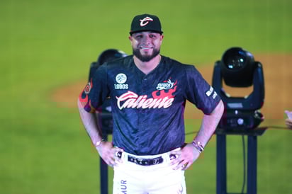El uniforme de gala, color blanco, con la leyenda de 'CALIENTE' en el pecho y unas flamas que representan el fuego de la pasión para jugar al beisbol. Uniforme en color rojo con la abreviatura del nombre de la ciudad utilizando las letras: DGO en el pecho y algunas palabras típicas duranguenses sublimadas .