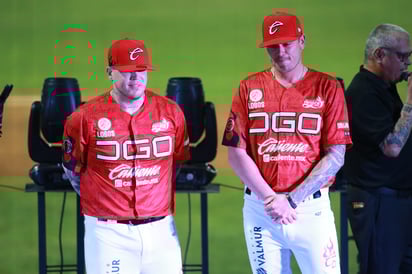 Uniforme color negro, con el nombre de 'CALIENTE' en el pecho en color rojo y pantalonera blanca. Uniforme en color rojo con la abreviatura del nombre de la ciudad utilizando las letras: DGO en el pecho y algunas palabras típicas duranguenses sublimadas .