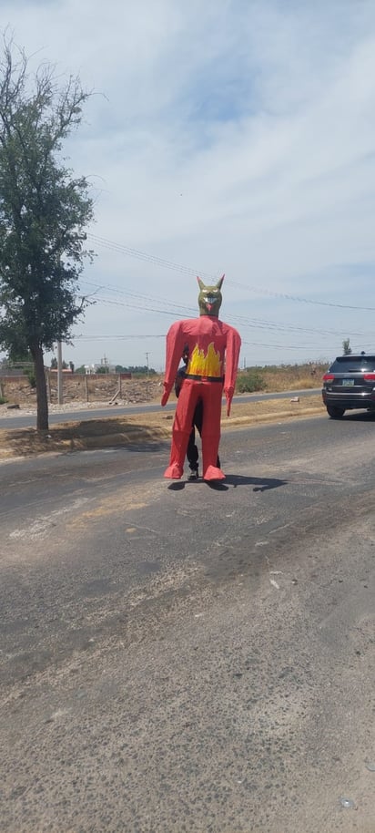 Feo. Bueno, ni hablar, hasta futbolistas están como Judas.