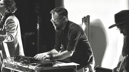 Música. Al He es una propuesta de música electrónica alternativa.