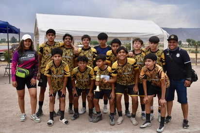 Elite Durango con su trofeo de campeón de la Copa Tu Hogar 2025. Alacranes se quedó con el tercer lugar en la Copa Tu Hogar 2025.