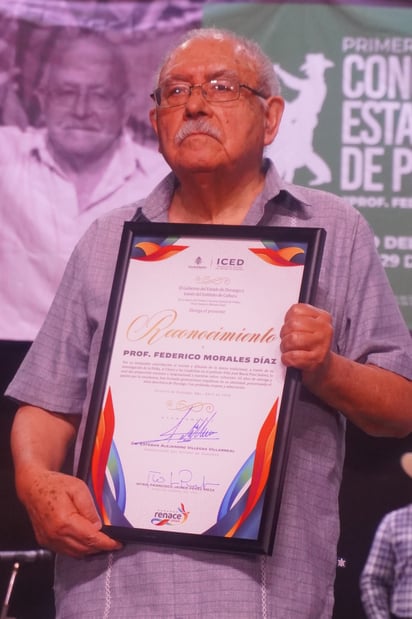 También se reconoció la trayectoria del profesor Federico Morales Díaz, quien ha dedicado más de 65 años a la práctica e investigación de la polka.
