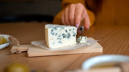 Alimentos fermentados como el kéfir o el yogurt no solo aportan sabor, sino también beneficios para el bienestar digestivo.