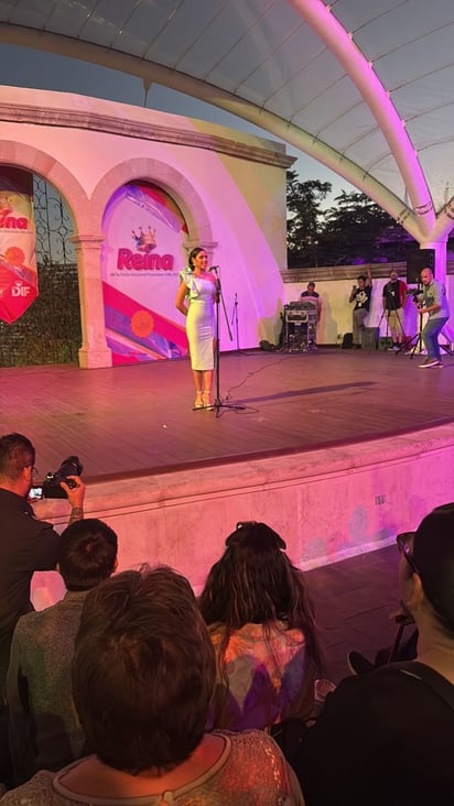 Presentación. Así lucieron las bellas reinas en su exhibición ante el público.