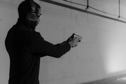 Actualmente, el único trámite en donde es obligatorio tener cartilla militar es para la portación de armas en el país.