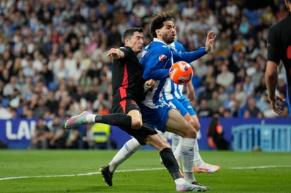 El primer tiempo demostró ser una colisión bastante pareja, en donde, incluso por ratos, el Espanyol demostró más ímpetu que el Blaugrana.