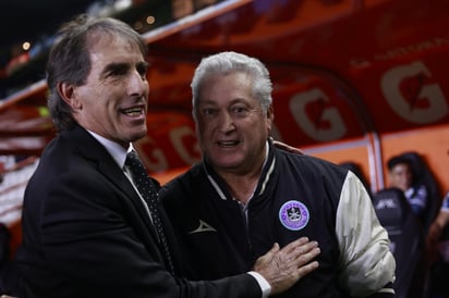 Pese a su buen presente en la Liga MX, parece que los días de Almada al mando de los Tuzos están contados.