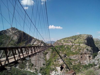 El puente de Ojuela es, por sus características arquitectónicas, el mayor atractivo de Mapimí.