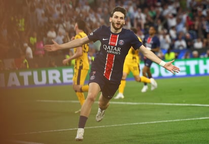 Kvaratskhelia, con una actuación espectacular, fue de los goleadores y protagonistas de esta gran final.
