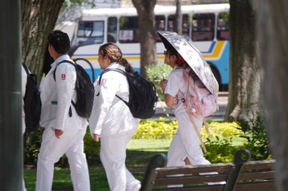 Sombrilla. Las sombras son esenciales durante estas temporadas, pues así las personas buscan evitar quemarse.