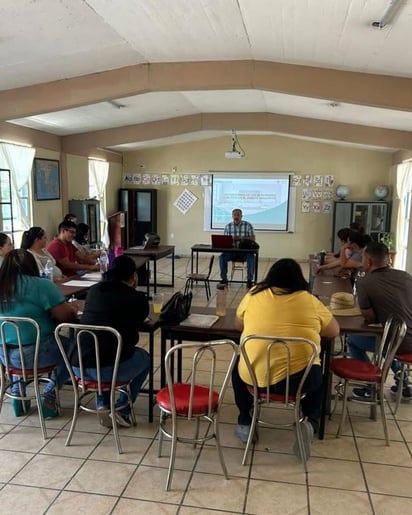 Comunidad. Docentes y padres de familia también han sido capacitados para prevenir casos de omisión de cuidados o discriminación.