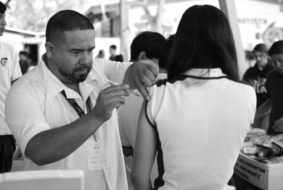 Vacunación. Durante estas pláticas y ferias que se estarán haciendo en todos los CBTis, se aprovechará para aplicar las vacunas que sean necesarias entre las jovencitas.