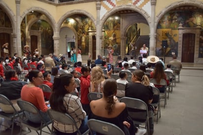 Asistencia. El evento fue en el Museo Villa y estuvieron distintas autoridades culturales, así como estudiantes.