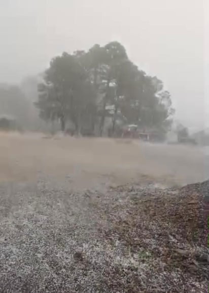 Lluvias. También en el municipio de Tepehuanes se registró una fuerte lluvia que generó acumulación de agua en una comunidad.