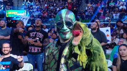 La aparición de Mr. Iguana no se limitó solamente a World’s Collide, pues estuvo presente en Money in the Bank, en donde fue ovacionado por el público.