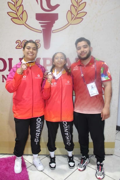 Bronceadas. Dos luchadoras duranguenses subieron al podio de la Olimpiada Nacional 2025.